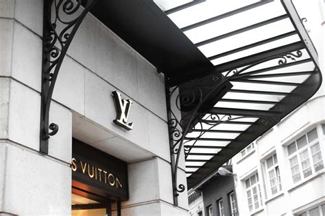 versace frankfurt goethestraße store frankfurt am main|Luxury Shopping Frankfurt (16 Stores): Valentino, .